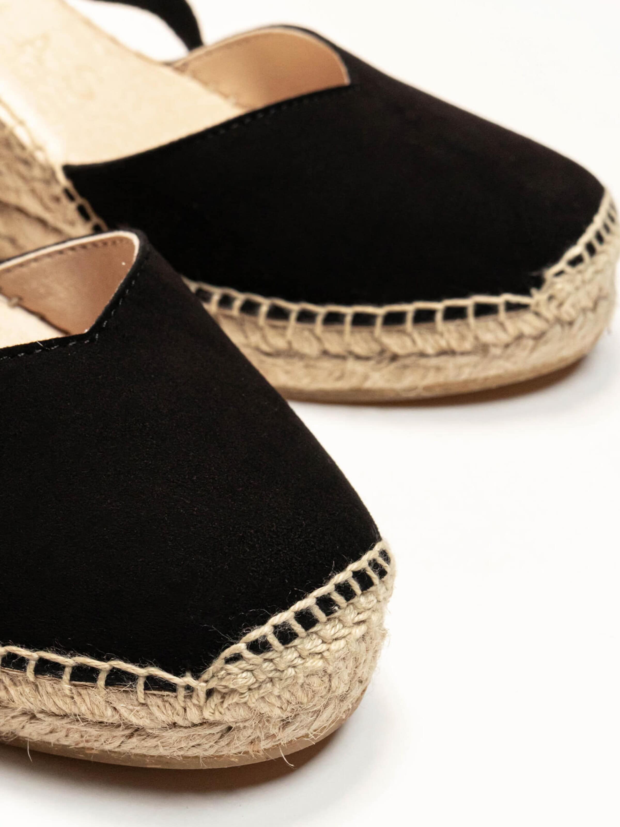 Sandalo 'Alpargata Cuña 7 cm' di Alhamas in nero