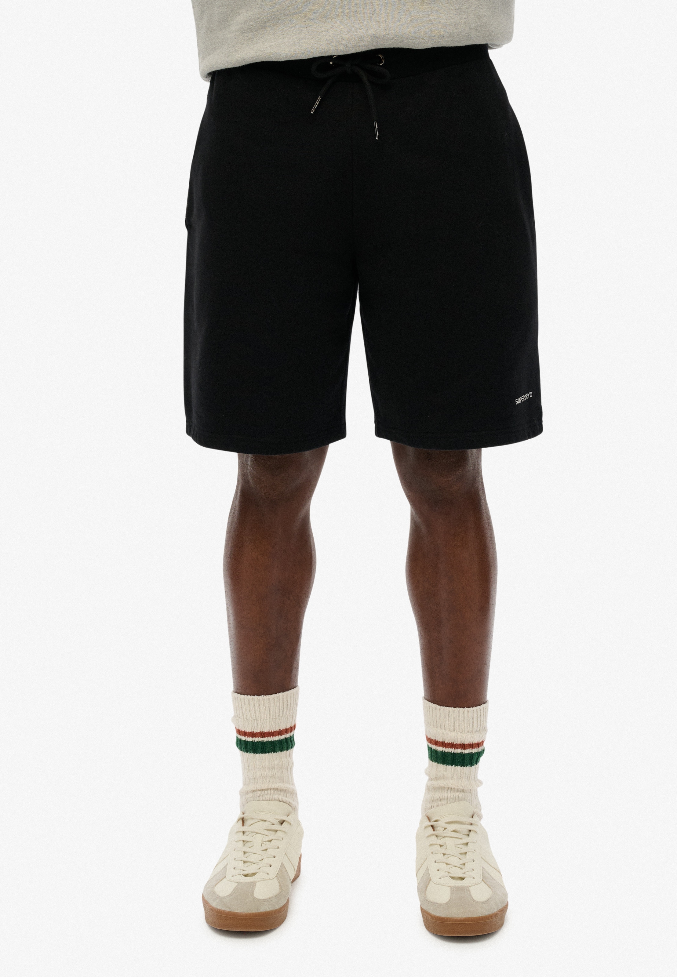 Superdry & Co Regular Shorts in Schwarz: Vorderseite