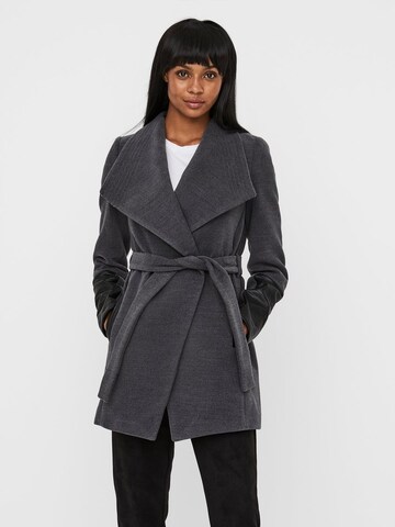 VERO MODA Mantel in Grau