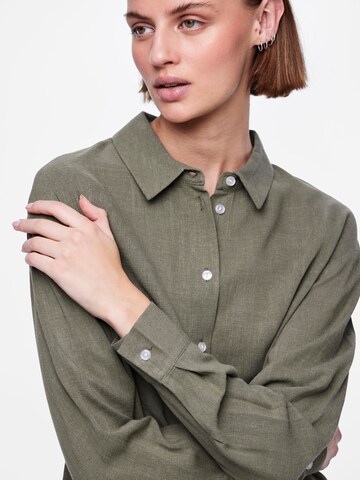 Camicia da donna 'VINSTY' di PIECES in verde