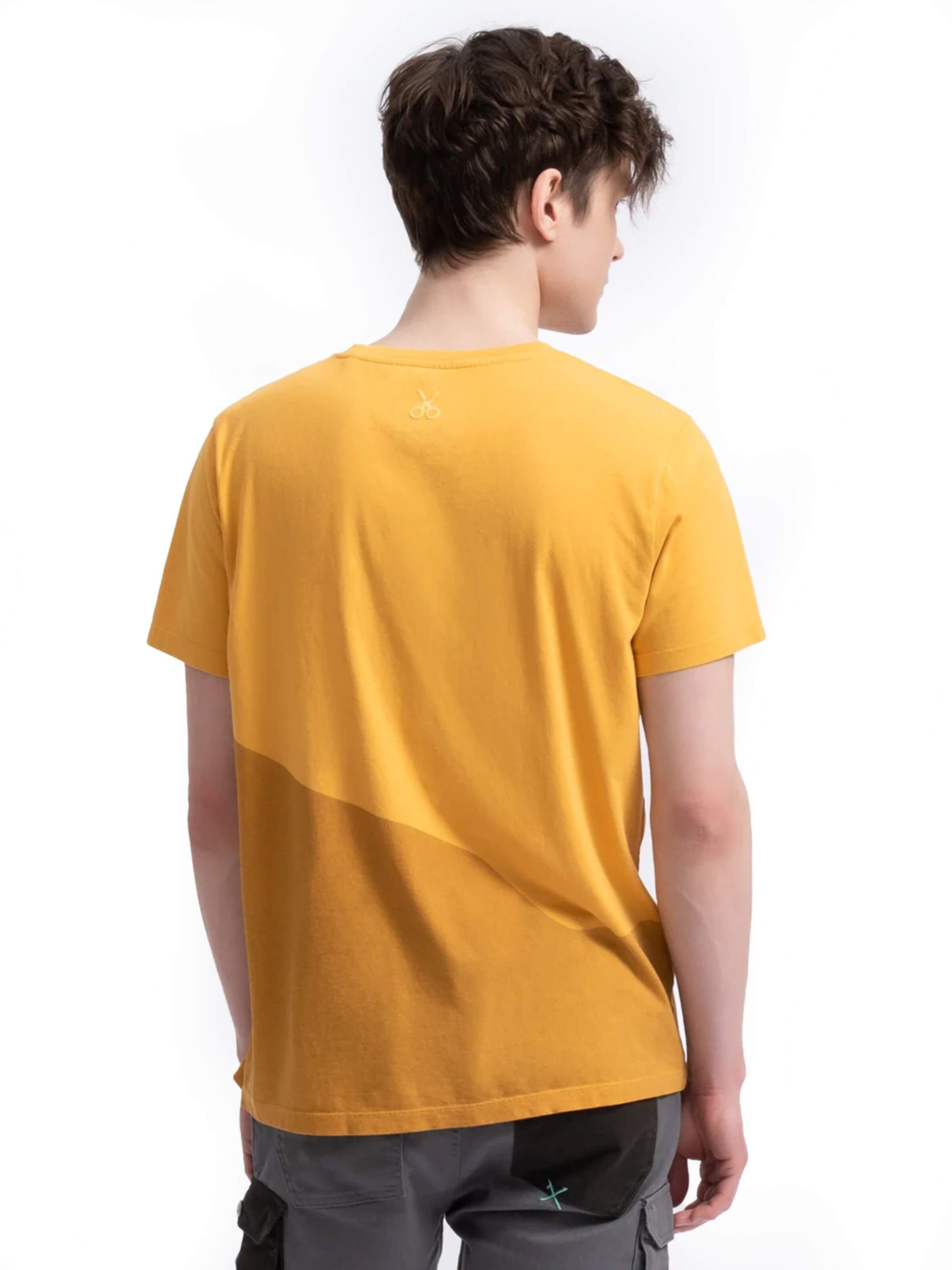 T-Shirt 'Laugar' Kaft en jaune