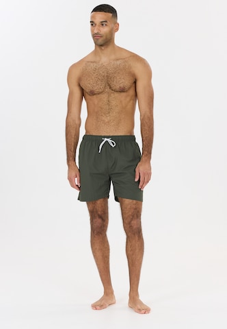 NOU Boardshorts 'Eyemouth V2' in Grün