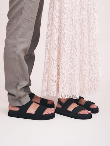 nae Vegan Shoes - Sandalias 'PALAU' en negro