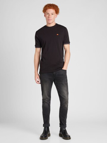 Tricou 'Kings' de la ELLESSE pe negru