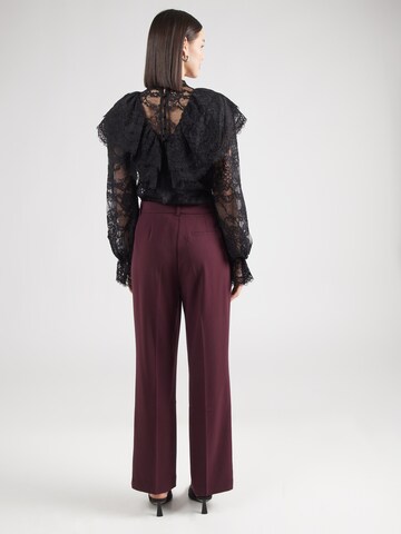 Gina Tricot - Pierna ancha Pantalón plisado en rojo