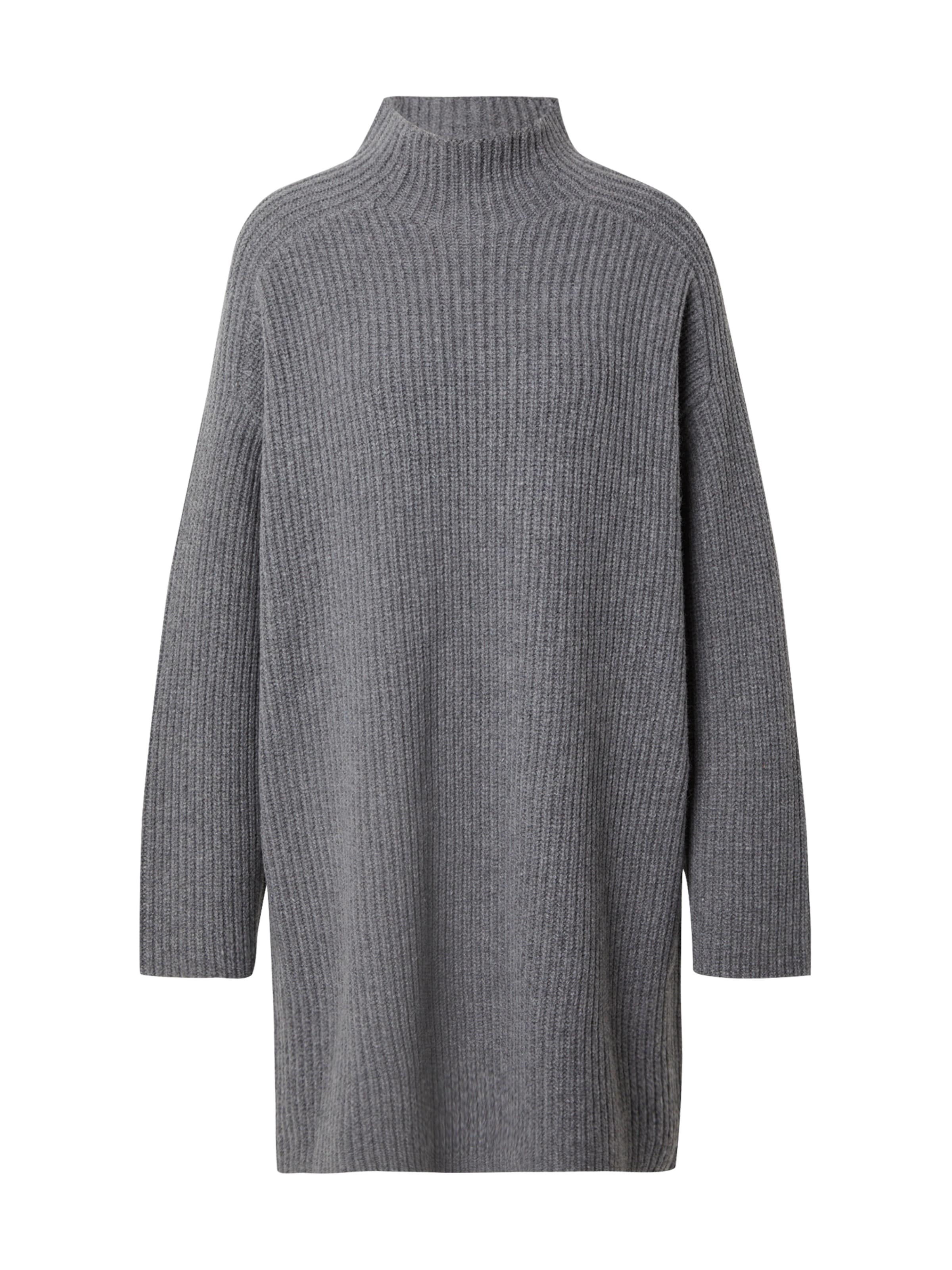 EDITED Stickad klänning i grå: framsida