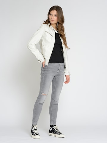 Maze Tussenjas 'Ryana ' in Wit
