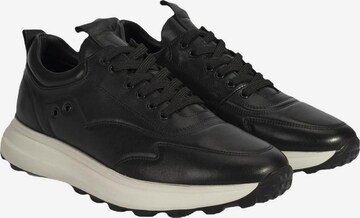 Desa Classic Flats 'Trainer' in Black: front