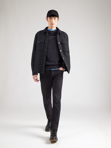 NAPAPIJRI Суичър 'B-UMBRA' в черно