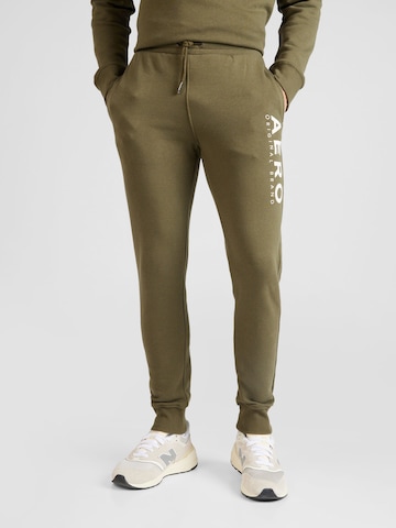 AÉROPOSTALE - Tapered Calças de desporto em verde: frente