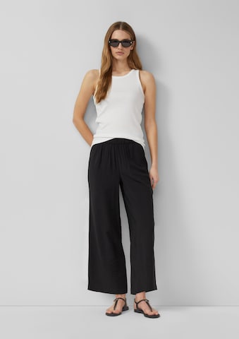 s.Oliver Wide leg Trousers in Black: front