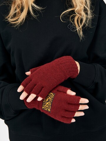 Magdeburg Los Angeles Short finger gloves in Red