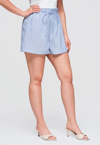 Ombre Regular Shorts in Blau