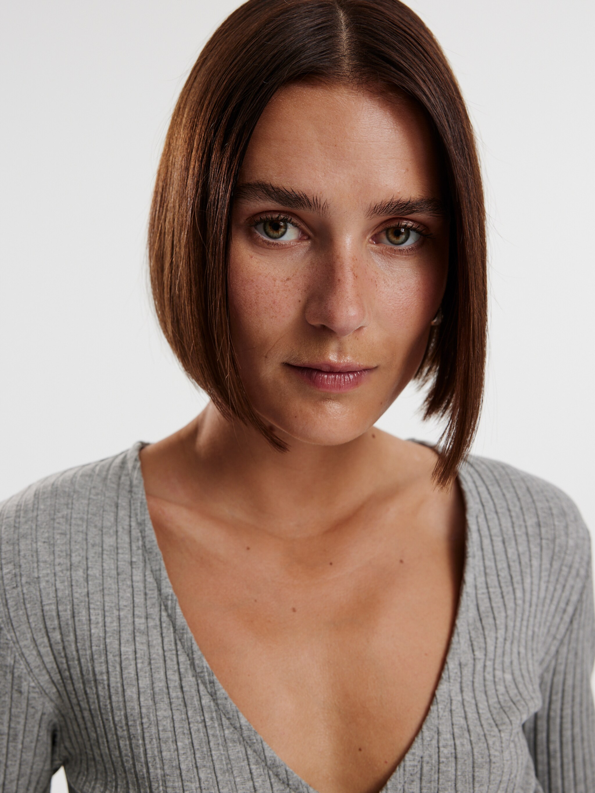 EDITED Produkter Shirts 'Sabrina' grå-meleret