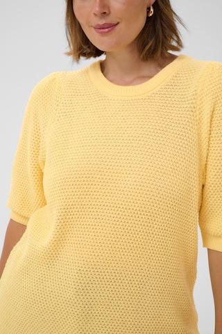 KAFFE CURVE Sweater in Yellow