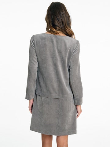 Robe 'Adika' Ana Alcazar en gris