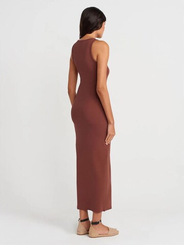 Robe Dilvin en marron
