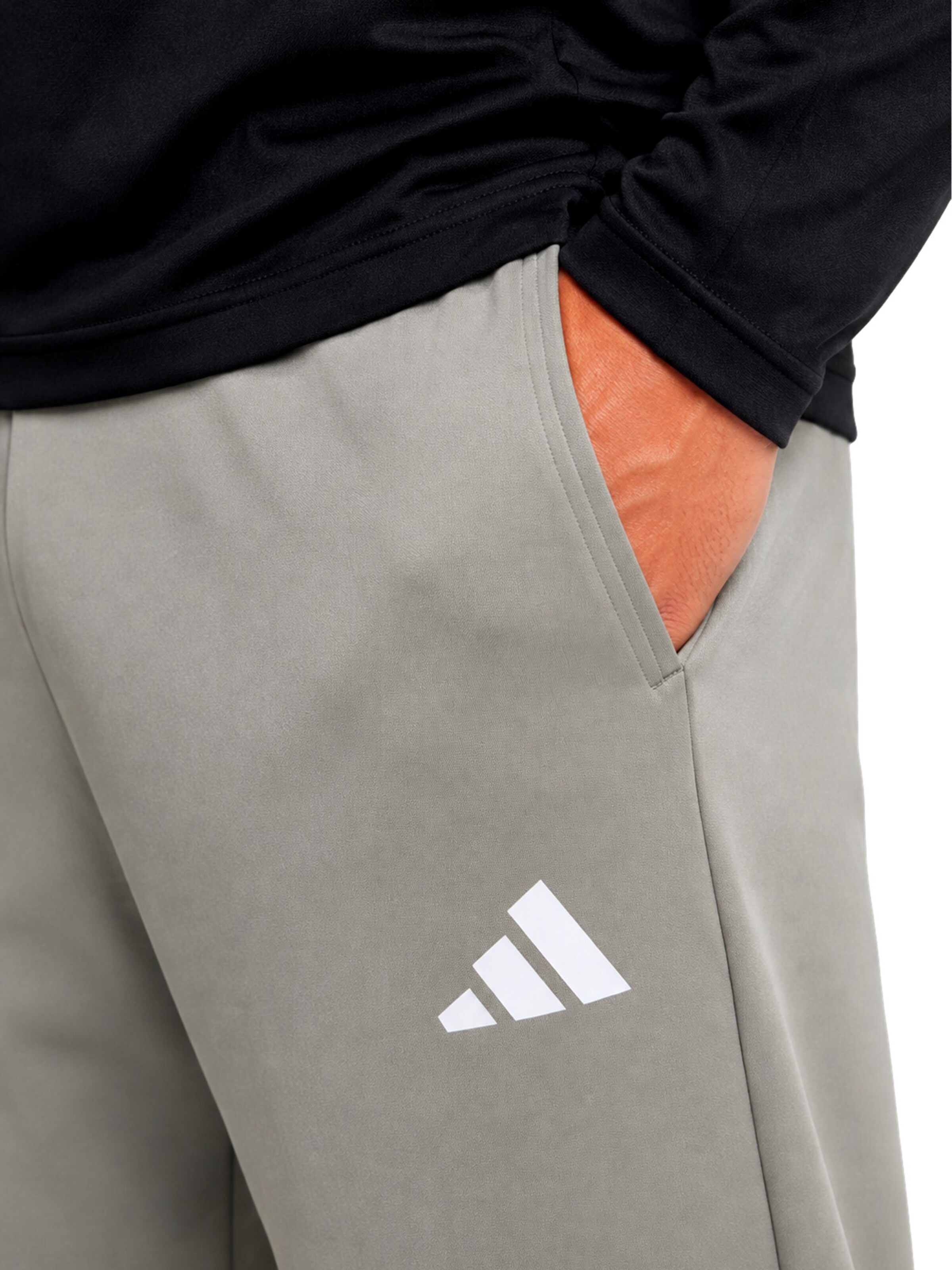regular Pantaloni sportivi di ADIDAS PERFORMANCE in grigio
