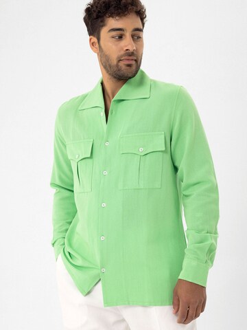 Dandalo Regular fit Button Up Shirt in Green: front
