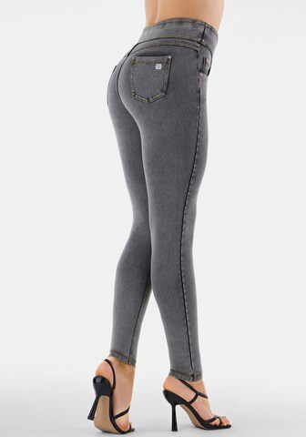 Freddy Skinny Jeggings in Grey