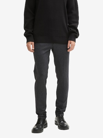 pilka TOM TAILOR DENIM Prigludęs „Chino“ stiliaus kelnės: priekis