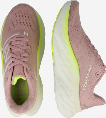 Chaussure de course 'More' new balance en rose