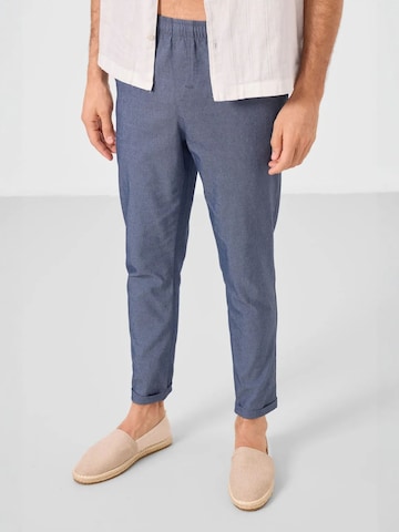 Tommy Life - Regular Calças chino em azul: frente
