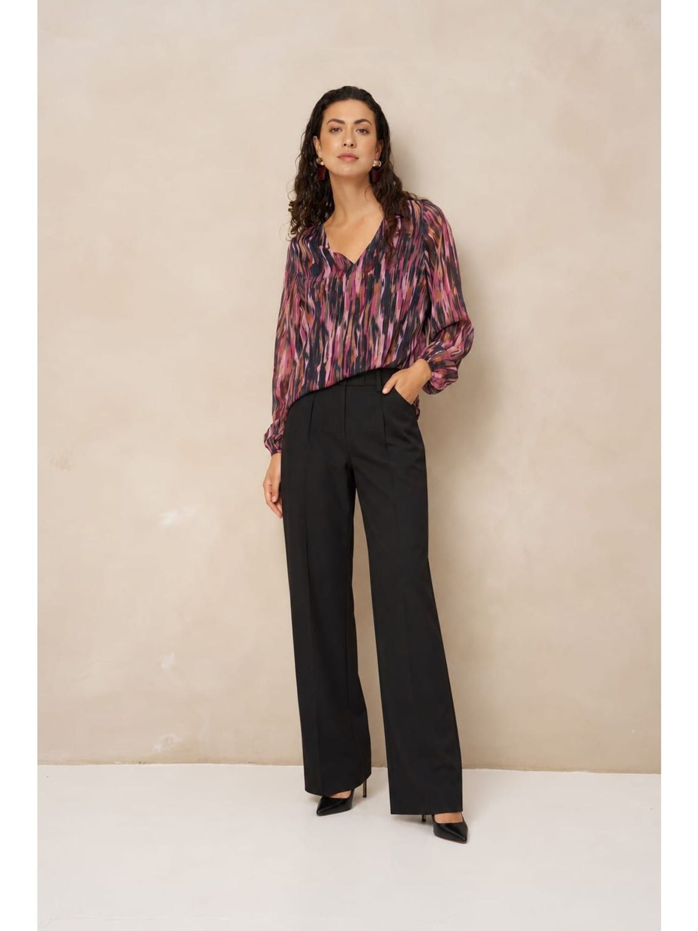 LOFTY MANNER Top 'RJ08 - Top Jannie - Abstract P' in Purple