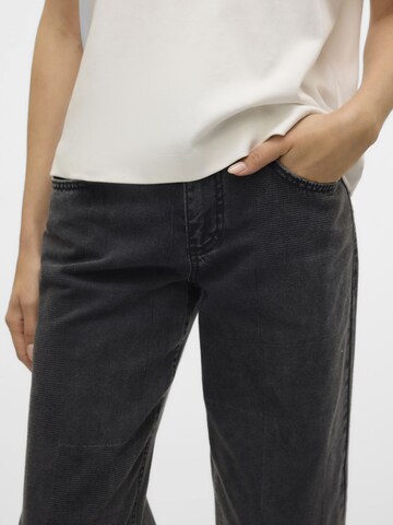 SOMETHINGNEW Loosefit Jeans in Grau