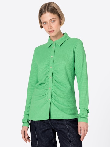 NÜMPH - Blusa 'GATHER' em verde: frente