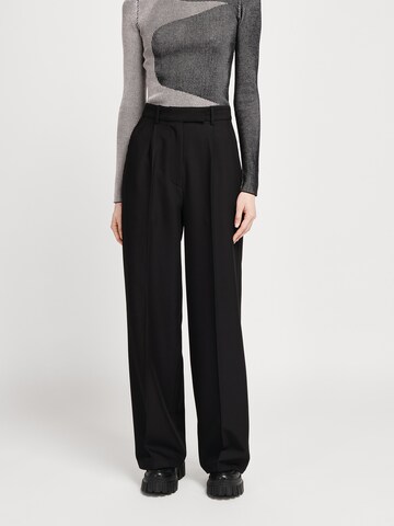 Casa Mara Regular Pleated Pants 'Always Perfect' in Black: front