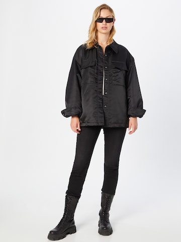 Gina Tricot Prehodna jakna 'Joline' | črna barva