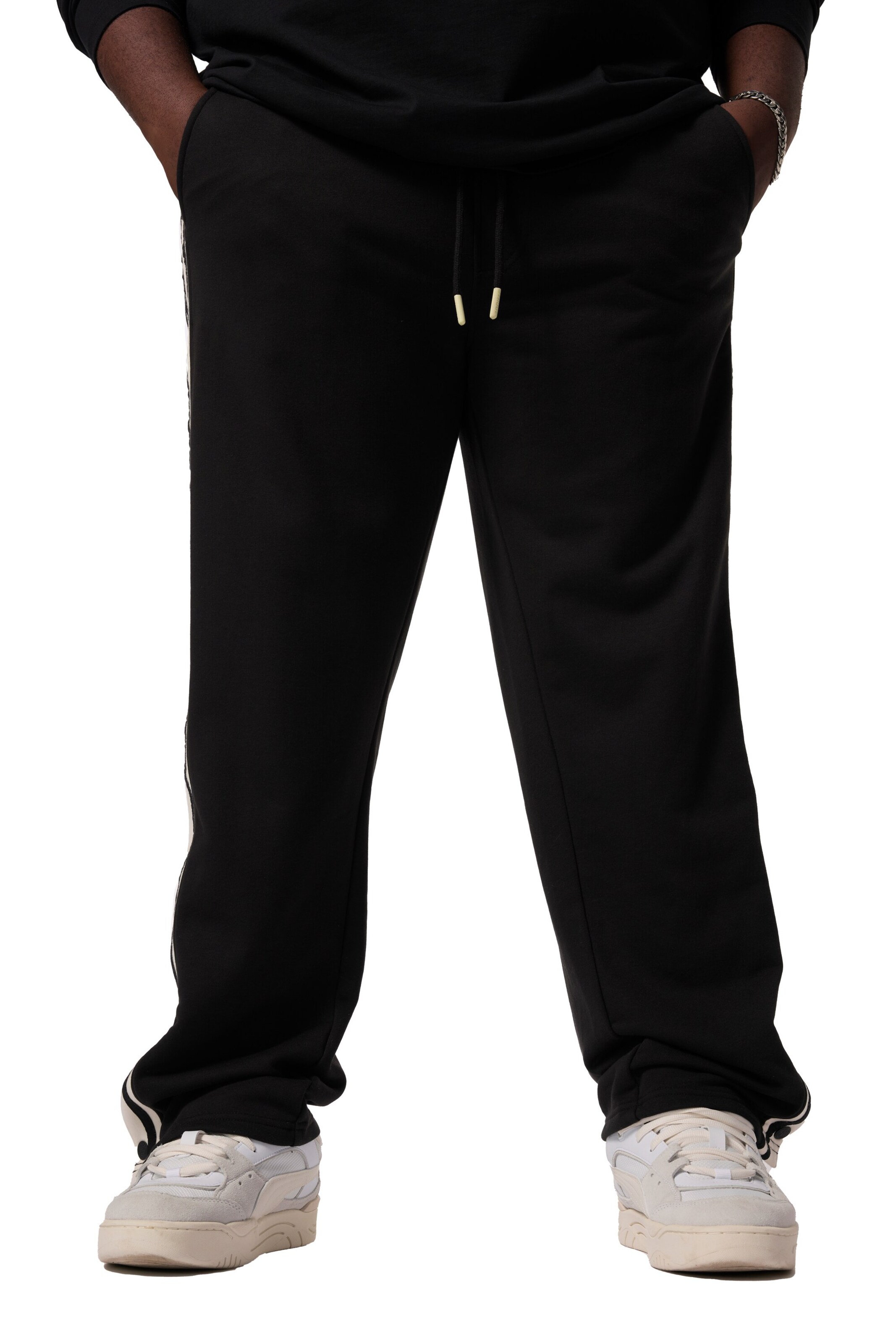 STHUGE Regular Broek in Zwart: voorkant