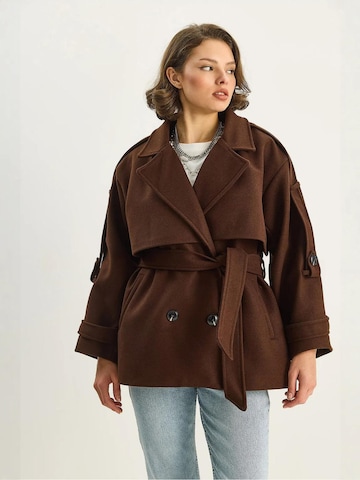 Bianco Lucci Between-Seasons Coat in Brown: front
