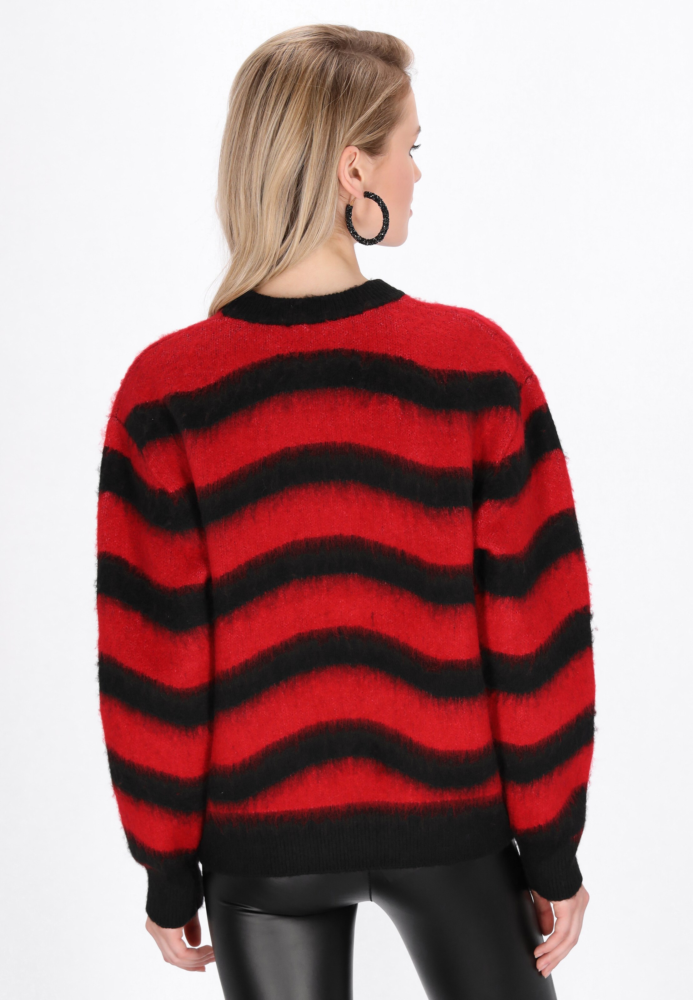 myMo ROCKS Sweater in Black