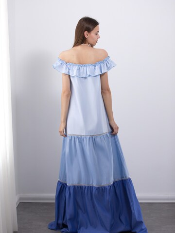 UVIA - Vestido 'UVIA Vestido maxi acampanado con diseño en capas, Azul, XS' en azul