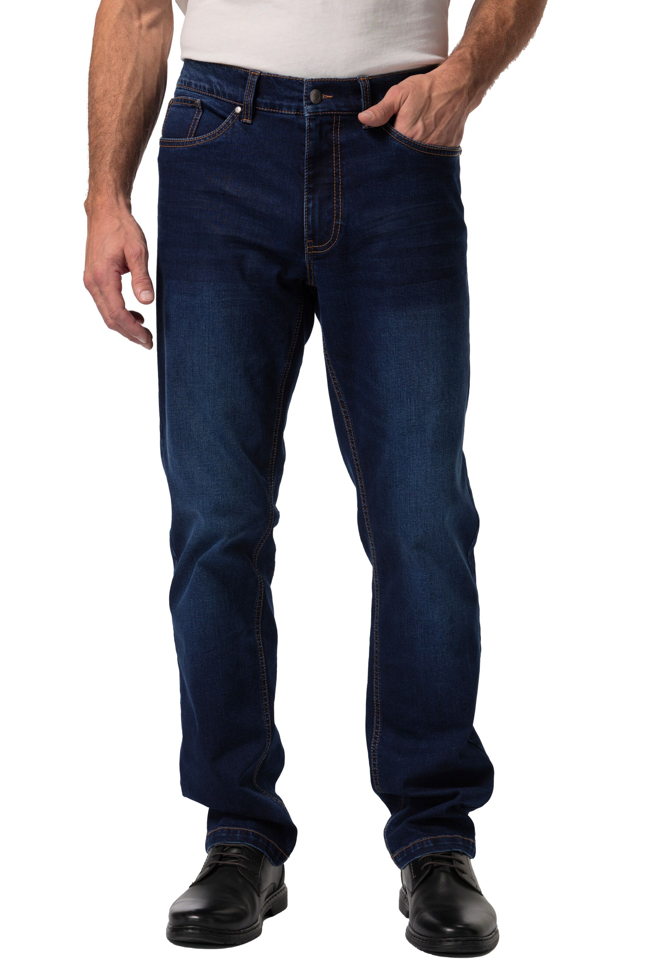 Boston Park Regular Jeans in Blue: front