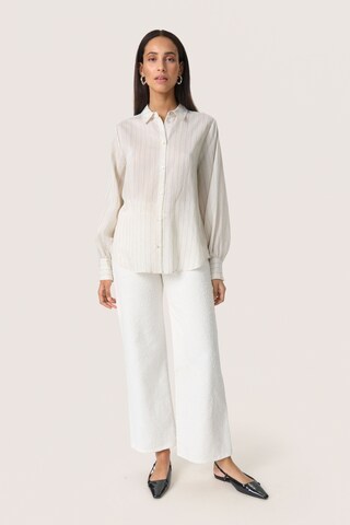 SOAKED IN LUXURY Blus 'Roya' i beige