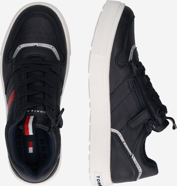 TOMMY HILFIGER Sneaker in Blau