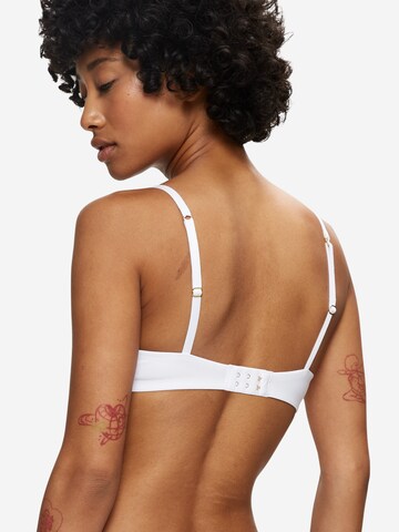TRIUMPH T-Shirt BH 'Body Make-Up Essentials'‌‌‌‌‌‌‌ in Weiß