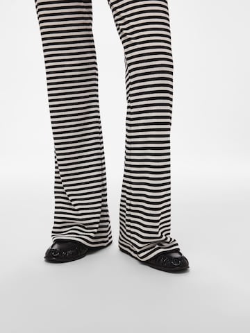 PIECES Flared Trousers 'PCLAYA' in Black