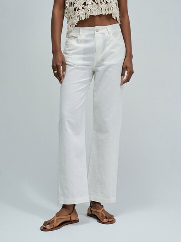 Salsa Jeans Regular Chino in Wit: voorkant