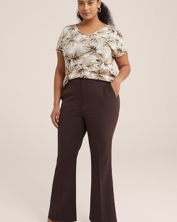 WE Fashion Flared Trousers with creases in Brown