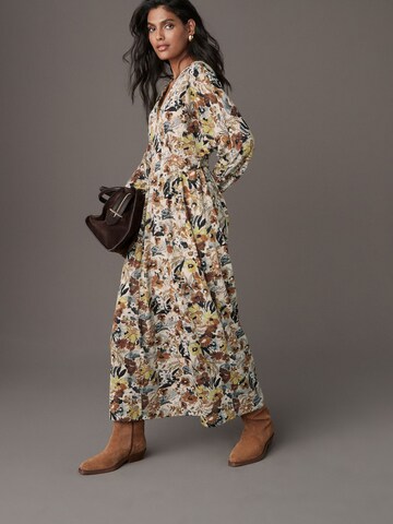 Next Kleid in Beige