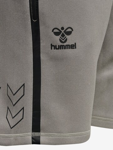 Hummel Regular Sportshorts 'Cima' in Grau