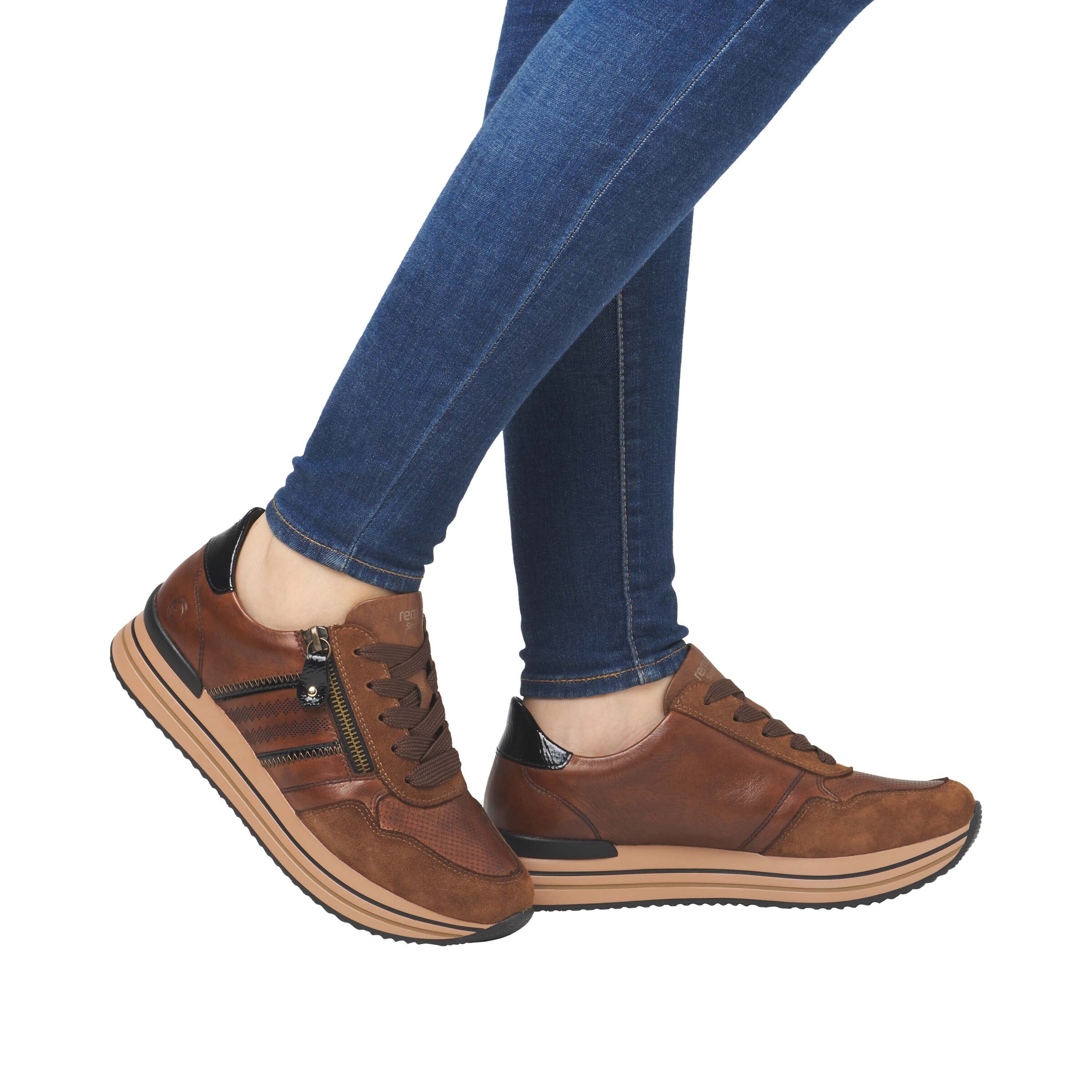 REMONTE Sneaker 'D1318' in Braun