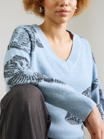 Vero Moda CurvePulover 'VMCFairly' - plava boja