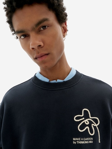 Sweat-shirt 'Flower Rope' Thinking MU en bleu
