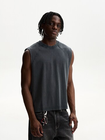 Maglietta di Bershka in grigio: frontale
