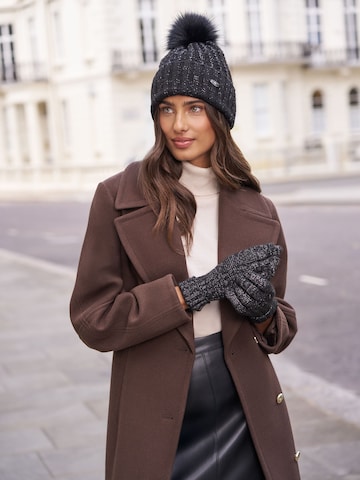 Căciulă de la Lipsy pe negru